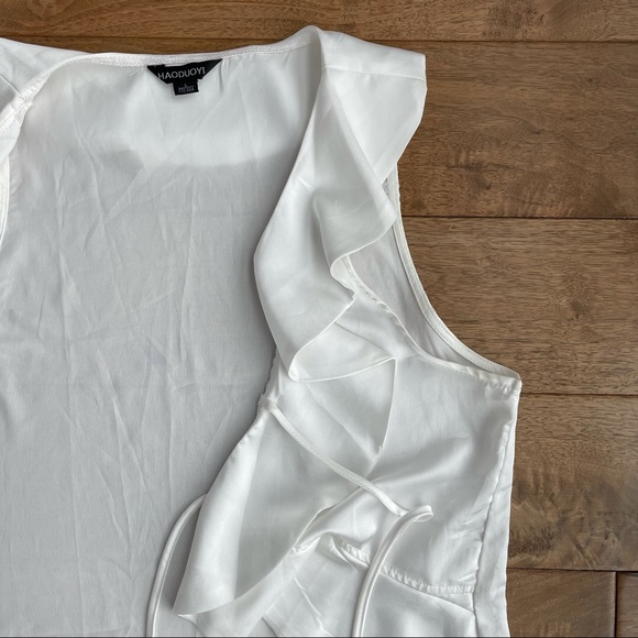 Silky Blouse || size L fits like a M - Picture 7 of 7